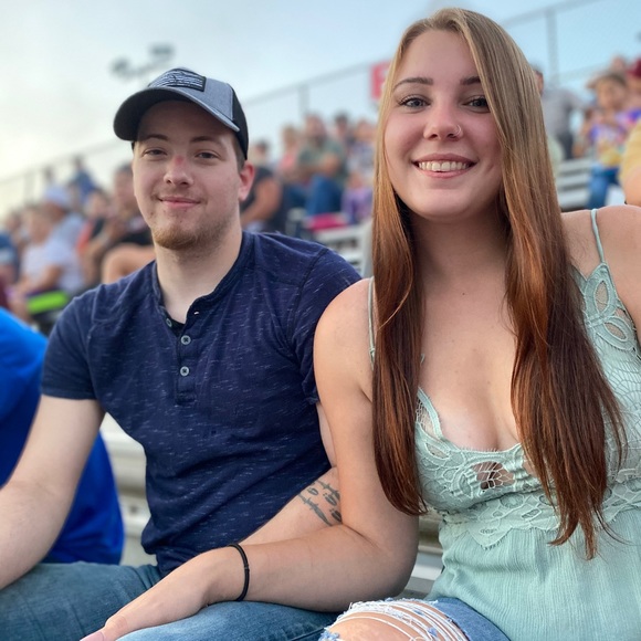 Meet your Posher, Stephanie - Picture 2 of 14